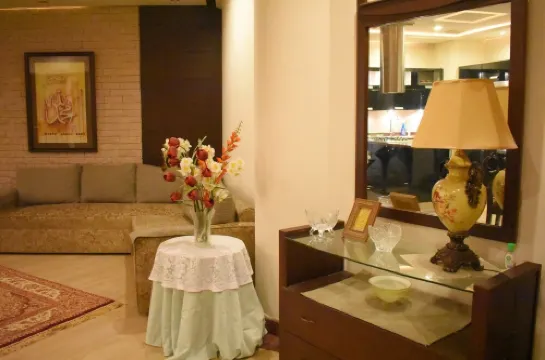 Peaceful Couple's Gateway APT