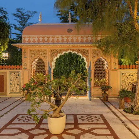 Suryaa Villa - A Boutique Heritage Hotel Отели рядом с достопримечательностью «Бирла Мандир»