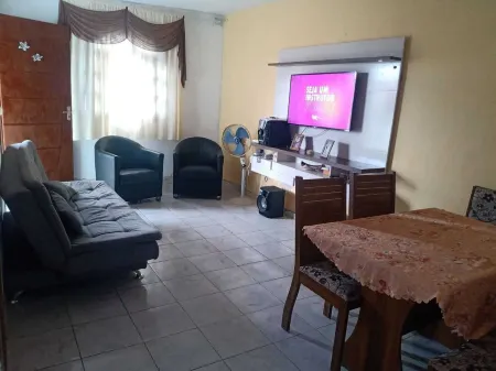 Cozy house with pool for holidays