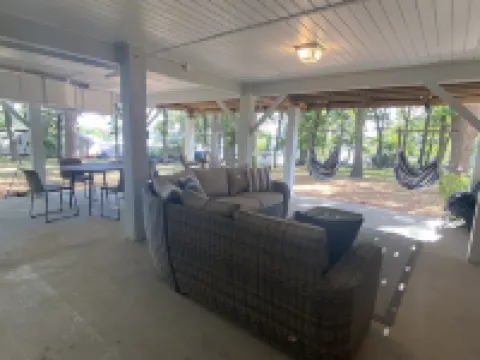 Charming 3-bedroom house with WiFi, AC in tranquil Trinity Hotels in Trinity County