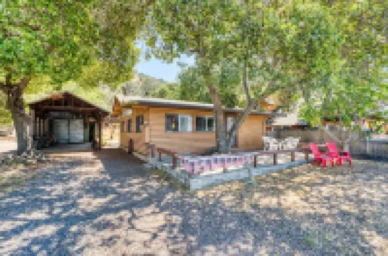 Lakefront Cabin on Silverado Beach