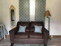 Cozy Felicia Bungalow Hotels in Macon County