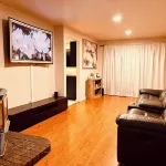 Charming 2-bedroom farmhouse in Goldendale with WiFi and AC