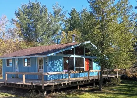 Cozy Catskills Cabin with Mountain views