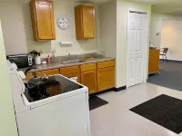 1-bedroom apartment with AC, WiFi walking distance to downtown Penn Yan Hotel di Penn Yan