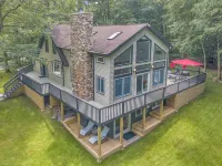 Secluded House by the Creek in charming Cresco