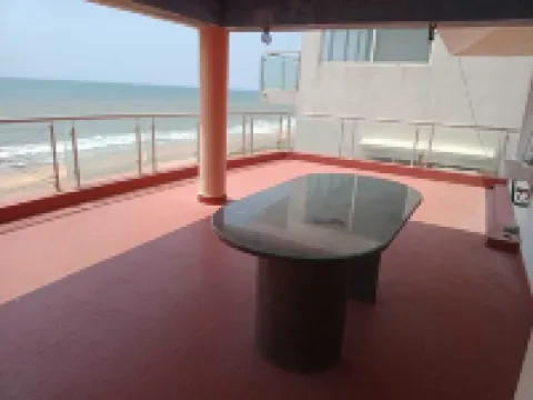 Next to the beach. Swimming pool.safe for family.beautiful sunraise & sunset