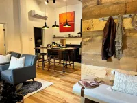 Revitalized Firehouse Retreat in Downtown Shelburne Falls. Walk to Everything!