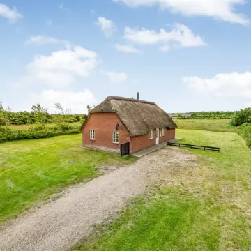 "Birette" - 1.2km from the sea