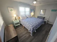 2 Tortugas West -- Renovated Oceanfront Duplex by Pier w/King Bed