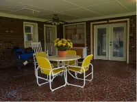 3 bed 2 bath Home 11 miles from Atlantic Ocean Hotels in Carteret County