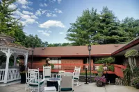 The Inn at Crumpin-Fox - parking
