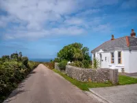 Bungalow in Pendeen with Stunning Sea Views