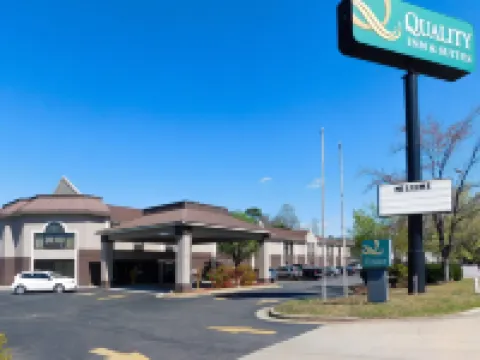 Quality Inn & Suites Thomasville Hotels in Davidson County