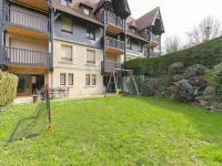 3 bedroom apartment with garden and swimming pool