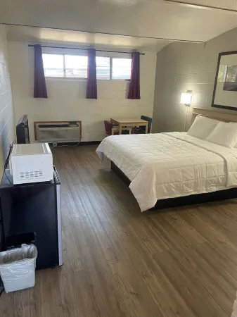 Georgianna Motel Отели в г. Гейнсвилл