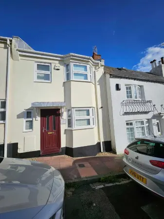 3Br Central Patio Home with Parking Отели рядом с достопримечательностью «University of Brighton Art Gallery»