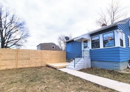 Cozy Beachtown Bungalow perfect for any getaway Отели в г. Вермилен