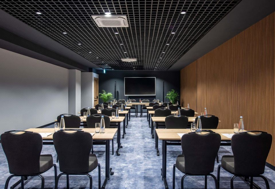 1. 이비스 트빌리시..