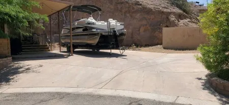 1970's Hidden Gem 2600 Feet from the River