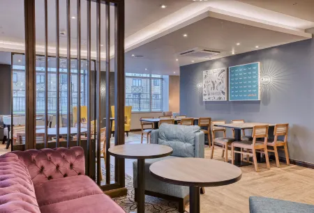 Premier Inn Peterborough City Centre Hotel Отели рядом с достопримечательностью «Longthorpe Tower»