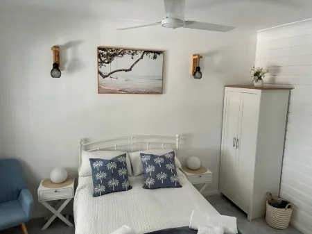 Flip flops is a Family and Couple Friendly retreat with use of the Pool.