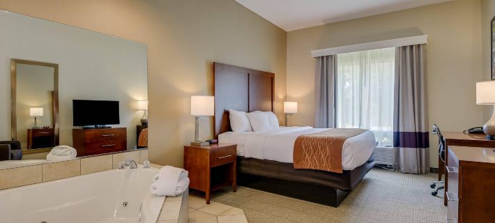 Comfort Inn & Suites Augusta Fort Eisenhower Area Hotels in Augusta