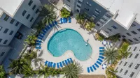 ステイブリッジ スイーツ ネープルズ – マルコ アイランド by IHG - プール