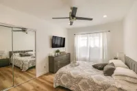 7 Mi to Dtwn! Modern Retreat in East Los Angeles - 3つ星
