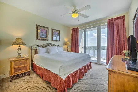 Sunny Orlando Condo w/ Balcony ~ 1 Mi to Disney! Отели рядом с достопримечательностью «Madame Tussauds Orlando»