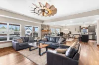 The Rock at Branson Cove 5 BDR on Table Rock!