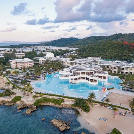 Grand Palladium Jamaica Resort & Spa All Inclusive Отели в г. Лусеа