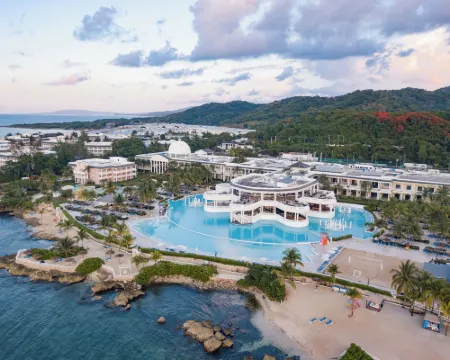 Grand Palladium Jamaica Resort & Spa All Inclusive Hotels in Lucea