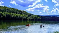 Riverside cottage, minutes from historic Harpers Ferry!  Private river access! - 3 estrellas