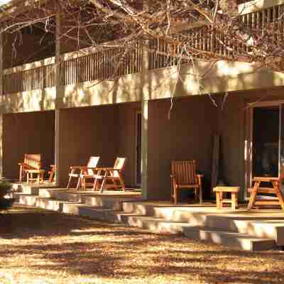 The Pines at Sunriver Hotel Exterior