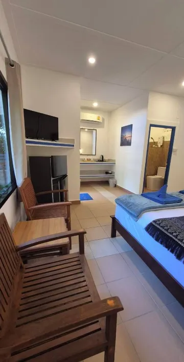 บังกะโลริมสระน้ำ