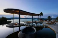 The Brown, Guatape, Autograph Collection