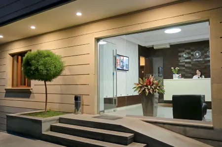 My Hotel Yerevan Отели рядом с достопримечательностью «Площадь Свободы»