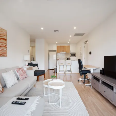 Ground Level 1-Bed: Courtyard & Alfresco Dining