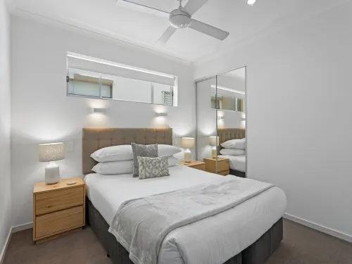 Chic 2-Bed Apartment & 5 minutes walk to QPAC