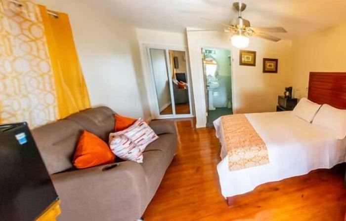 Roatan Airport Boutique Resort