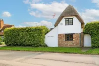 Lovely 5BD Home with Cinema & Games Room
