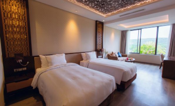 The Palm Nest Cam Ranh Pool Villa