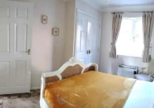 Canalside Chic – Your London Escape Starts Here!  Wifi and Airport Transfers