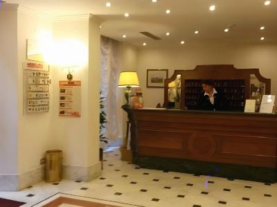 フロントデスク ホテル ルーチェの写真