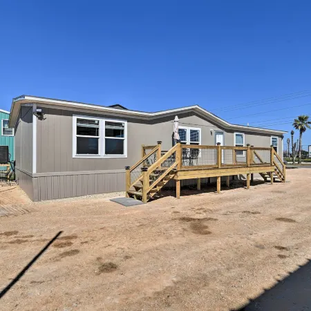 3 Mi to Beach: Home w/ Deck in Port O'Connor!
