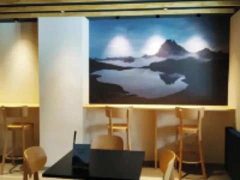 Apartamentos Midi 3000