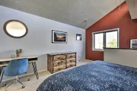 Pagosa Springs 2-Story Loft Condo w/ Deck & Views! - 3성급