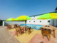 Riverside Retreat Dombivli - Swimming Pool - Couple Friendly - Comfortable Stay - Pools