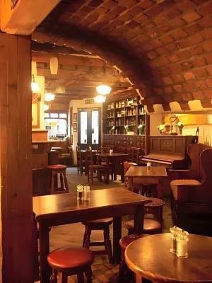 Celtic Lodge Guesthouse - Restaurant & Bar - Pensions